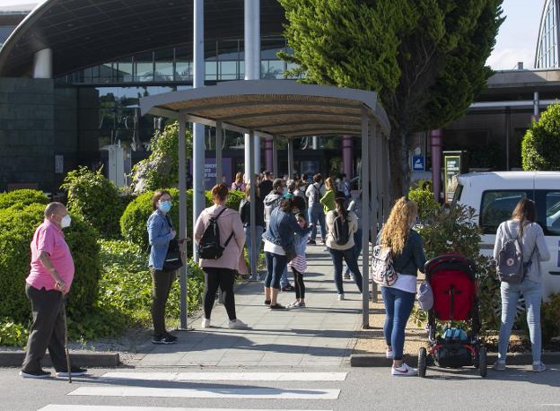 Las playas, abiertas para bañarse y tomar el sol manteniendo la distancia social
