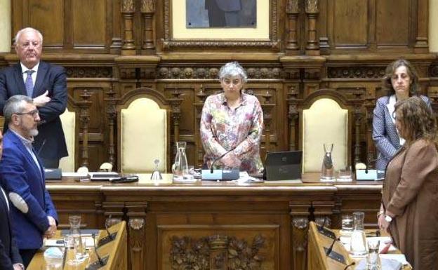 El Pleno del Ayuntamiento de Gijón aprueba los fondos para las primeras medidas municipales ante la crisis del coronavirus