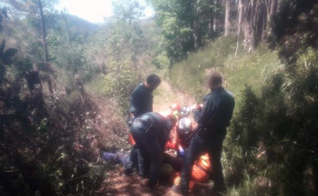 Un hombre sufre quemaduras en el 25 por ciento de su cuerpo en un incendio en Cabranes