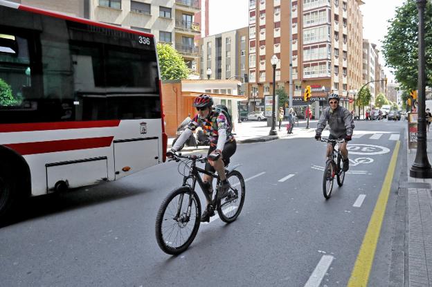 Arrecian las críticas de la oposición tras el accidente en el ciclocarril de la Costa