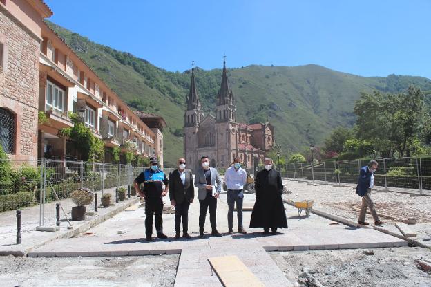 La explanada de la basílica de Covadonga será peatonal a partir de este verano