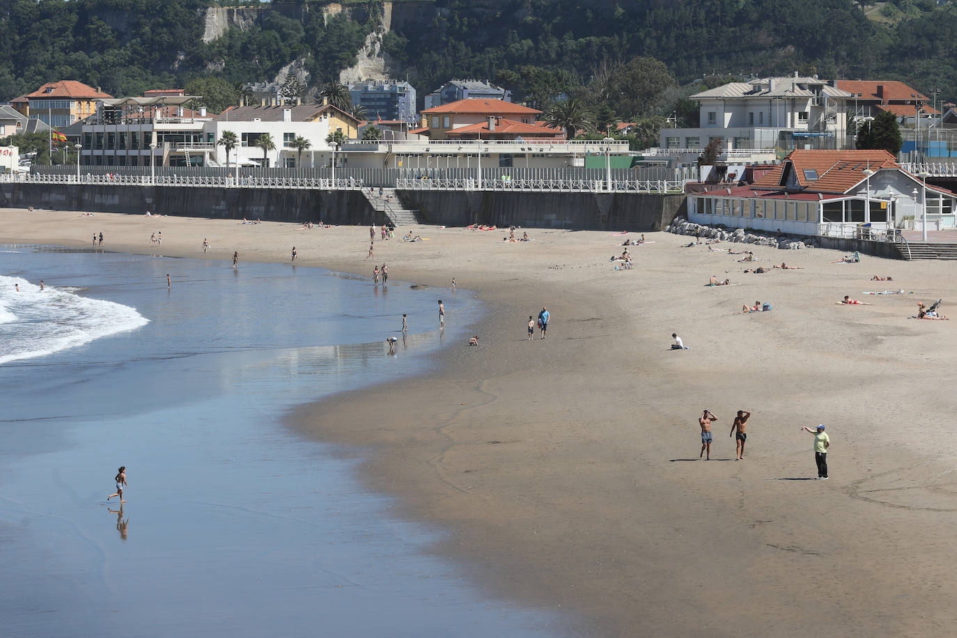 Las mascarillas serán obligatorias en las playas de Castrillón cuando no se pueda mantener la distancia