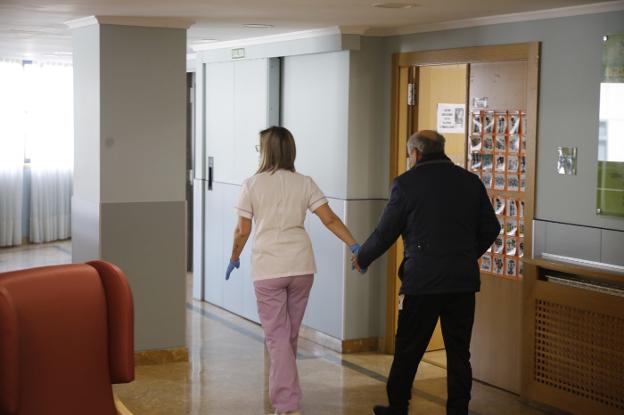 La plantilla del ERA se queda «sin vacaciones» y los sindicatos piden la dimisión de la gerente