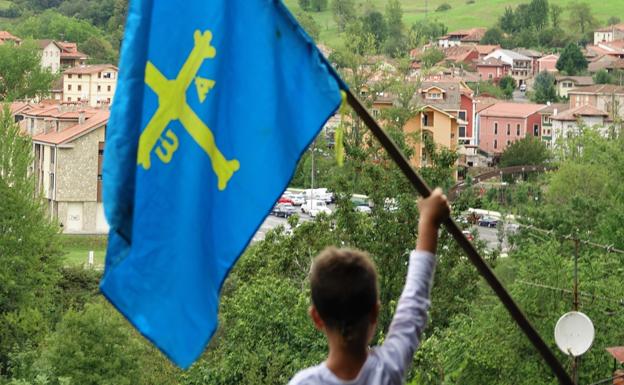 La historia de la bandera de Asturias