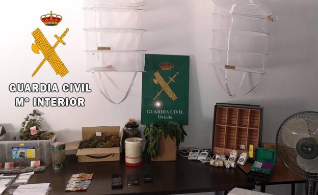 La Guardia Civil desarticula en el Caudal dos puntos de venta de droga