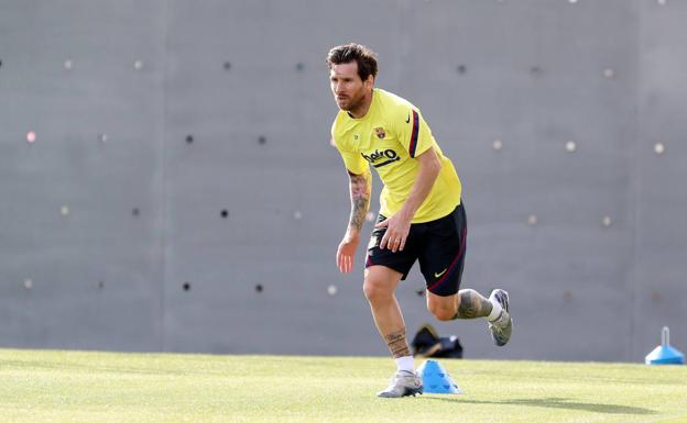 Messi vuelve a entrenarse aparte y Luis Suárez recibe el alta