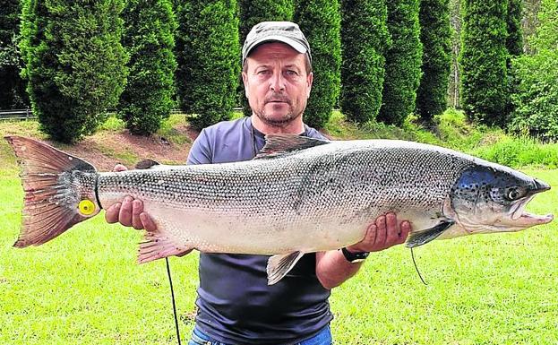 «Pensé que me moriría sin poder pescar un salmón tan grande»