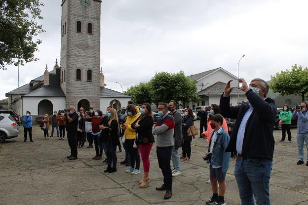 «La carretera Valdés-Villayón nos obliga a los vecinos a estar siempre confinados»