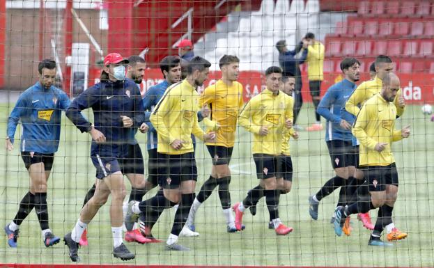 El Sporting adelantará su viaje a La Coruña al sábado