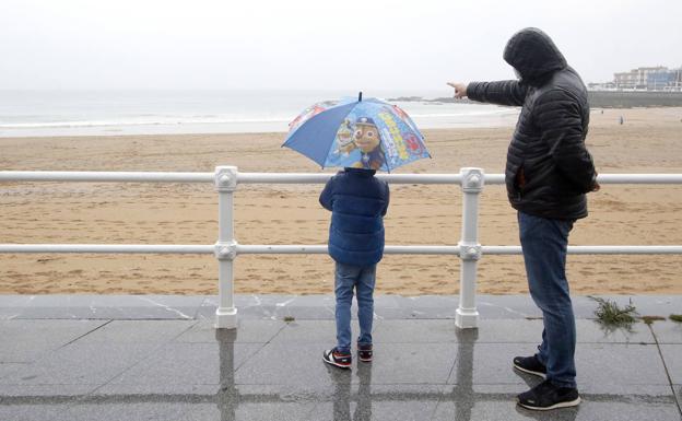 Una borrasca dejará lluvias y tormentas hasta el fin de semana en Asturias