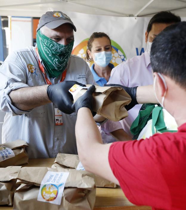 José Andrés pide a los políticos «menos discursos que no llevan a ningún lado» y «más acción»