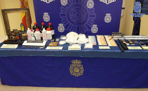Trece detenidos en una operación contra una red de tráfico de cocaína que dirigía un recluso de la cárcel de Asturias