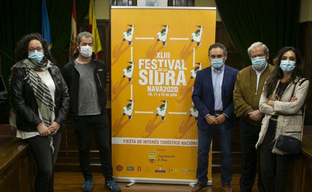 El cartel del Festival de la Sidra de Nava alude al distanciamiento social