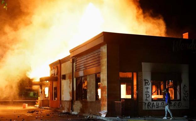 La muerte de otro joven negro, Rayshard Brooks, por disparos de un policía blanco recrudece las protestas en Estados Unidos