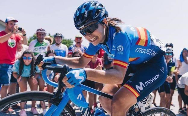 La campeona de España de ciclismo, a punto de ser atropellada e insultada al grito de «española de mierda»