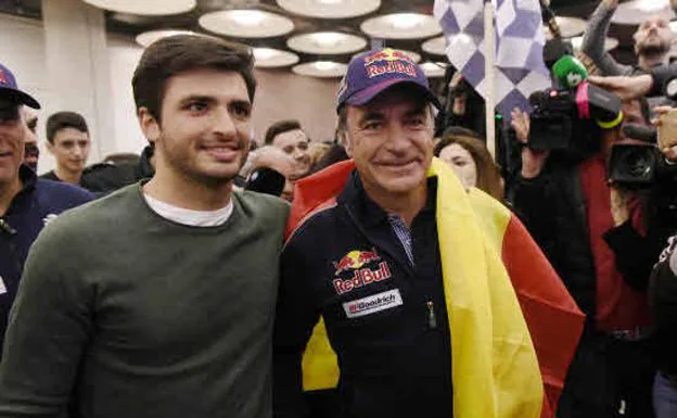 Carlos Sainz Jr. felicita a su padre: «Es el premio que más ilusión le hacía»