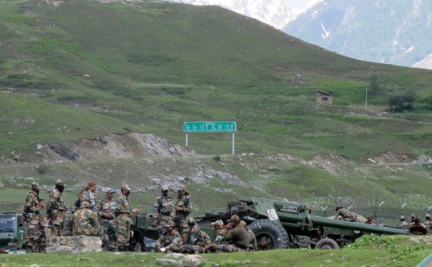 Soldados indios y chinos mueren en un enfrentamiento en la frontera