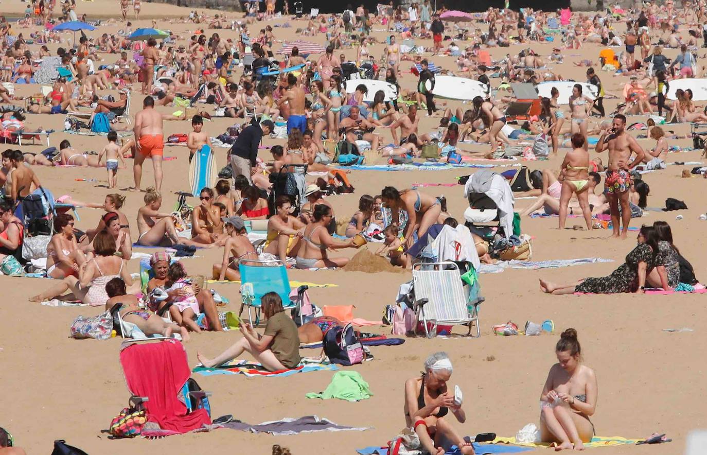 Playas llenas en la recta final del estado de alarma
