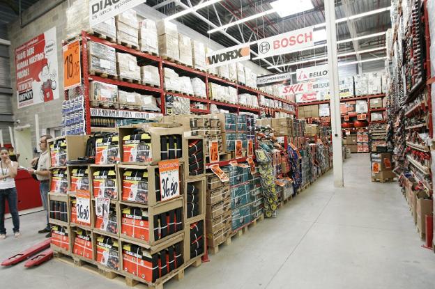 Brico Dêpot da marcha atrás en el proceso de venta abierto y no cerrará en Trasona