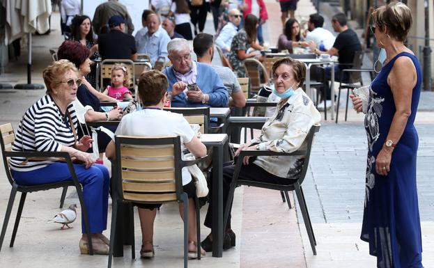 Asturias, la comunidad en la que más bares reabrieron durante la desescalda