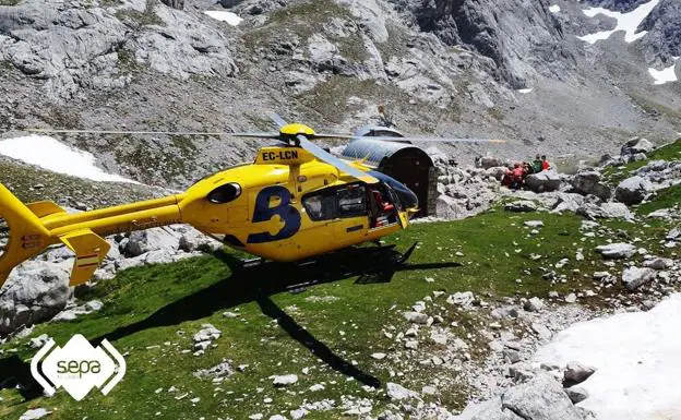 Herido un montañero tras sufrir una caída cuando bajaba de Torrecerredo en Cabrales