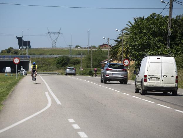 Lugones mejorará su saneamiento gracias a las obras del tercer carril de la 'Y'