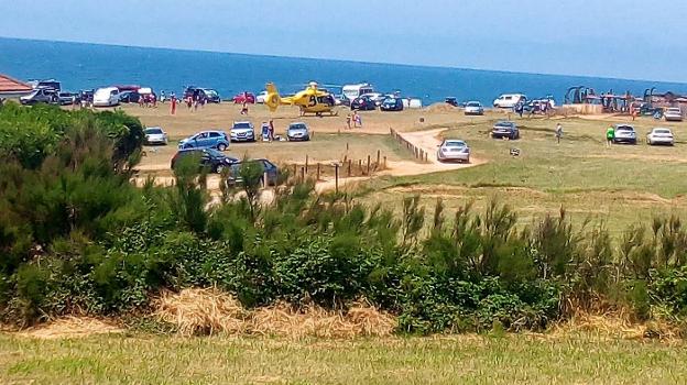 Rescatan a dos jóvenes en Verdicio entre críticas por la falta de socorristas