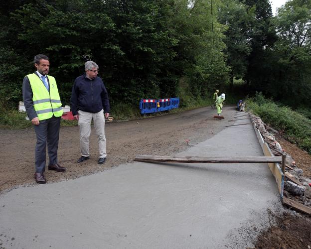 Arranca el arreglo del argayo de Perlín, que costará 15.000 euros