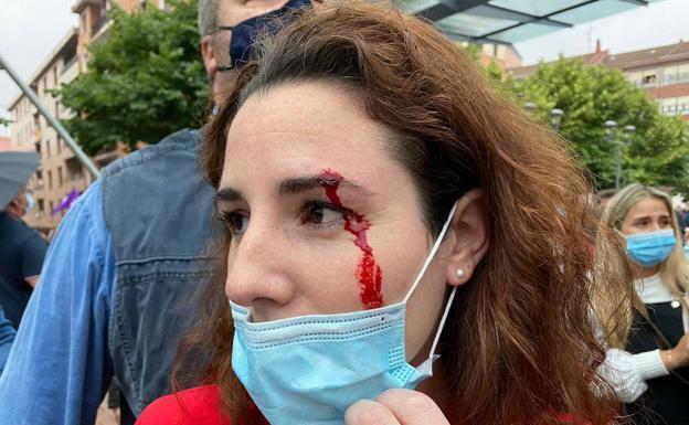 Herida por una pedrada la diputada De Meer durante un mitin de Vox en Sestao