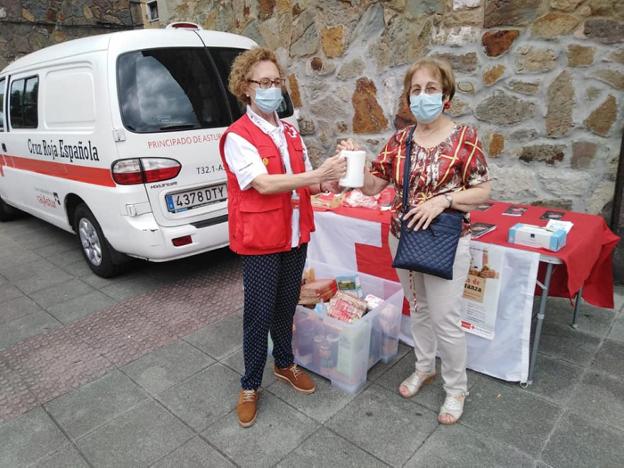 Campaña de recogida de alimentos de Cruz Roja en Langreo