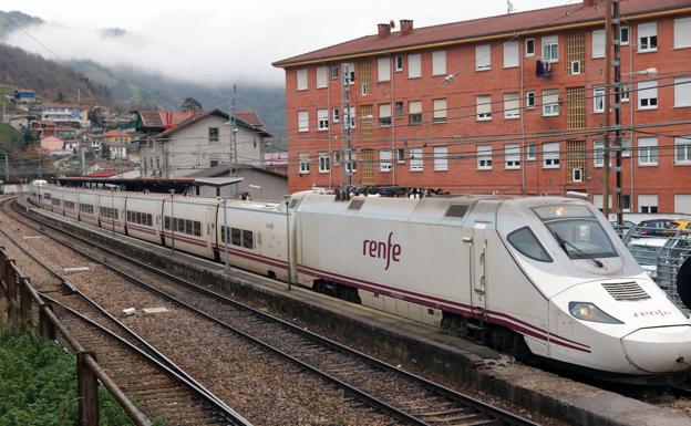 Pola de Lena pide una nueva estación para el AVE: «Tenemos el concejo como un queso gruyer. Que se acuerden de nosotros»