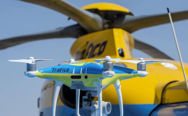 Furgonetas camufladas, radares, helicópteros y drones: así será la 'Operación Verano' de la DGT