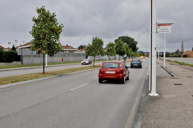 La avenida de Albert Einstein quedará cortada todo el verano de viernes a domingo por la hípica