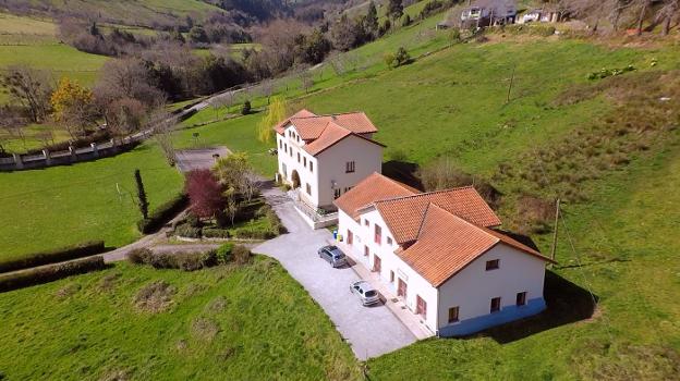 Peón experimenta la aldea del siglo XXI