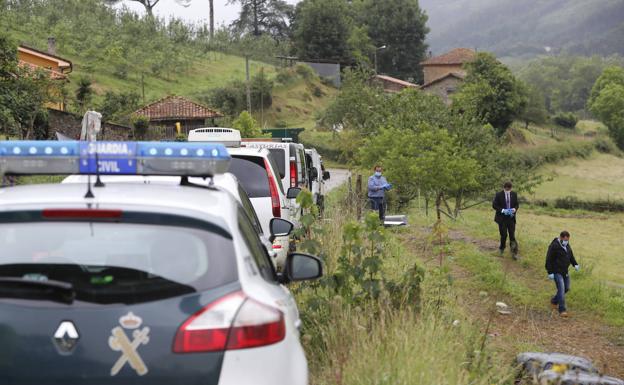 Una mujer fallece al precipitarse a la carretera de Peón desde la autopista