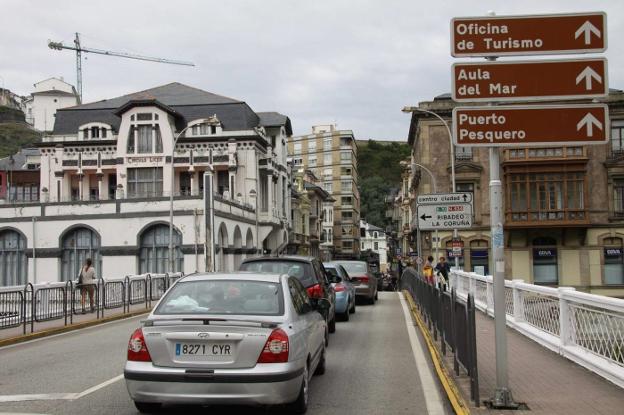 Valdés inicia este sábado el tren turístico que unirá los aparcamientos con la villa