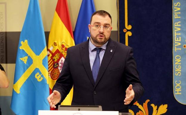 Adrián Barbón sobre la Feria: «Va a primar la salud por encima de todo y si por cuestiones de salud no se puede hacer, no se celebrará»