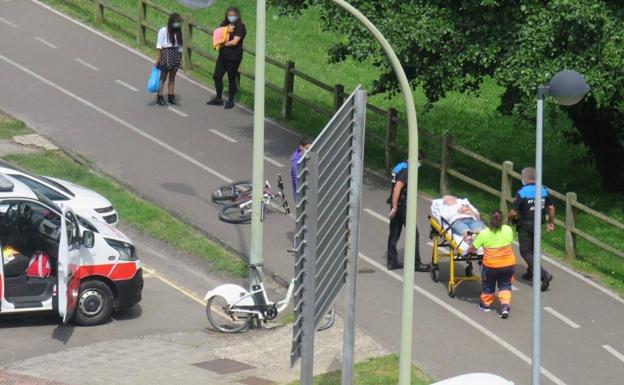 Herido al caerse tras perder el control de la bicicleta en Avilés