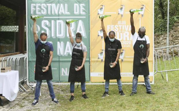 Wilkin Aquiles, mejor escanciador en el Festival de la Sidra de Nava