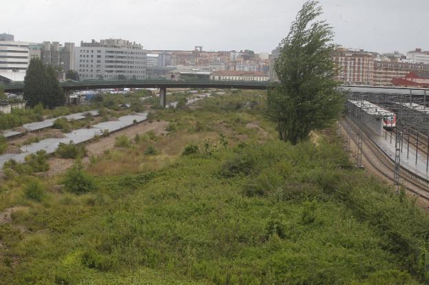 Transportes prorroga el estudio de la estación intermodal de Gijón para pedir otro permiso ambiental