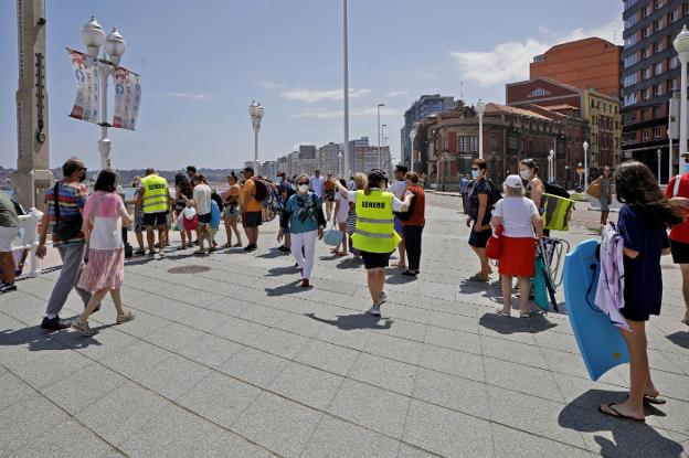 El calor llena San Lorenzo y obliga a cerrar parte de sus escaleras