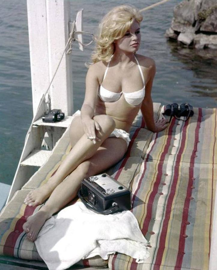 El bikini retro que no vas a dejar de ver en la playa y la piscina este verano