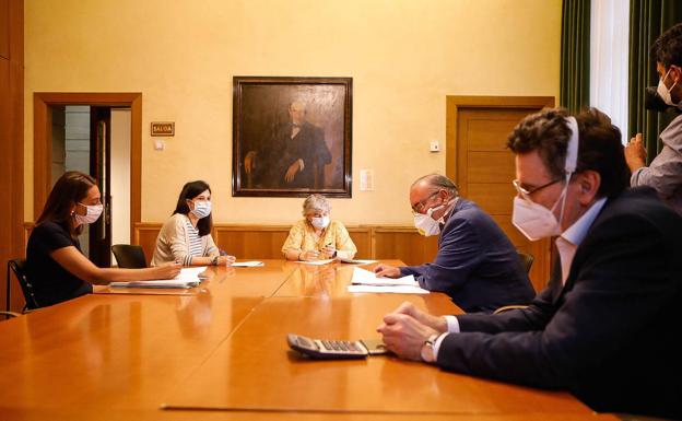 El Ayuntamiento de Gijón y el Principado «acelerarán todo lo posible» las obras de ampliación del Hospital de Cabueñes