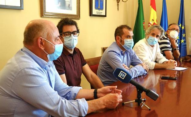 Los ganaderos del Oriente exigen medidas frente a los daños del lobo