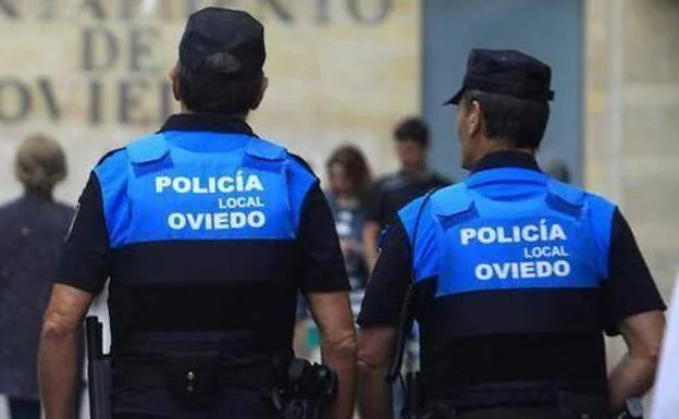 La Policía Local desmantela una fiesta en un piso de Oviedo