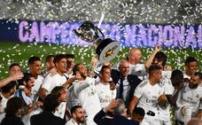 El Real Madrid celebra el título liguero