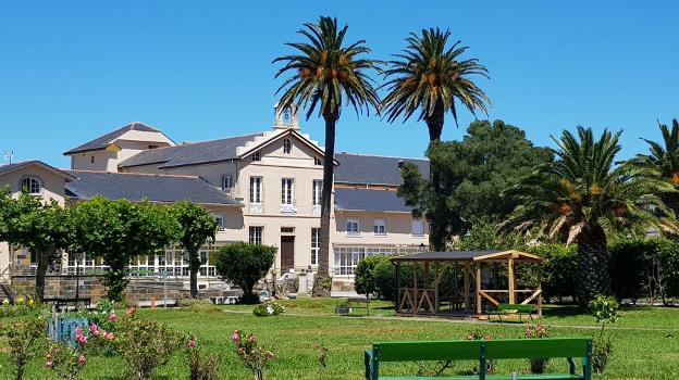 Coronavirus en Asturias | Un posible caso de COVID obliga a hacer test a 141 usuarios de un geriátrico en Luarca