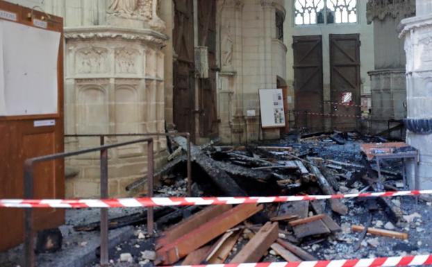 Detenido un voluntario de la diócesis de Nantes por el incendio de la catedral