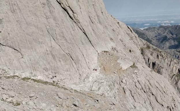Rescatan a un escalador herido en el Picu Urriellu