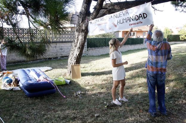 Los acampados trasladan la protesta al parque de los Hermanos Castro